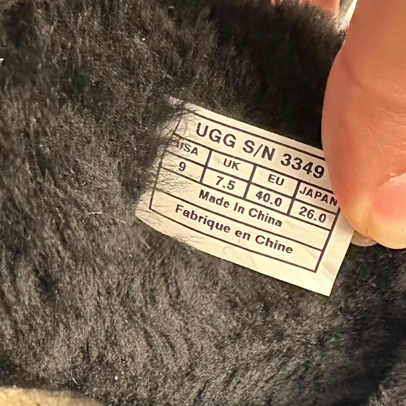 Ugg Women's Bailey Button Bling Boot in Black Suede Size 9.0 US - Picture 15 of 15